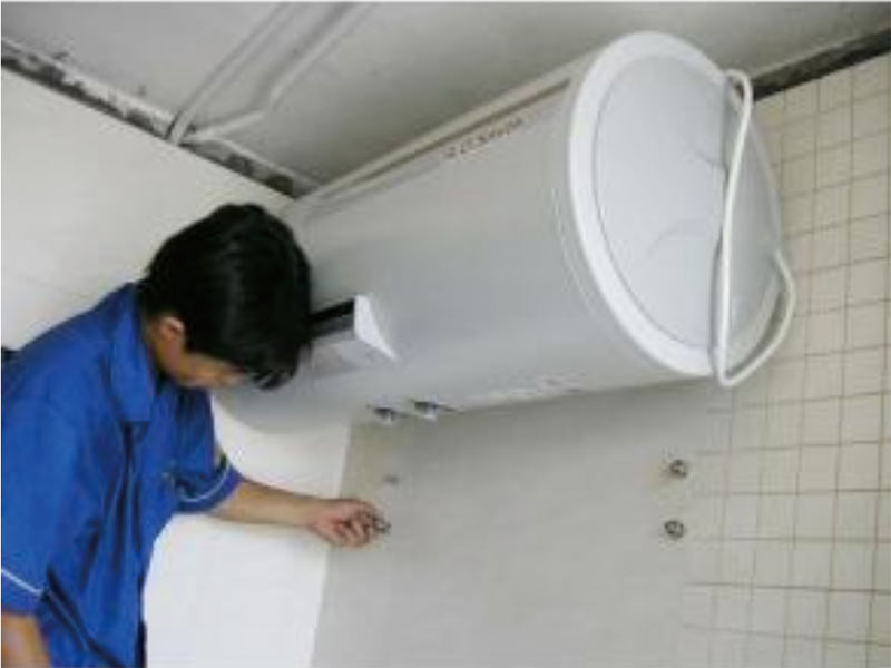 清洗热水器